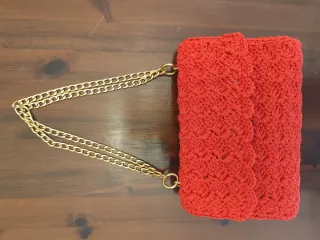 Borsa fatta a mano corallo con catena oro