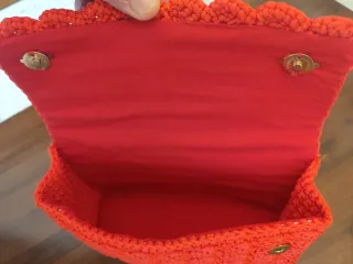 Borsa fatta a mano corallo con catena oro