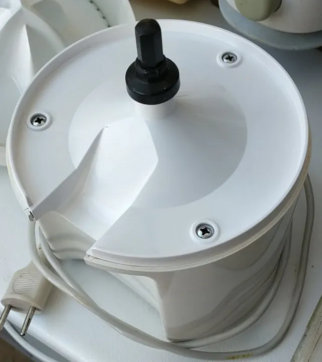 Exprimidor Braum, SP y Fagor Beige y Naranja