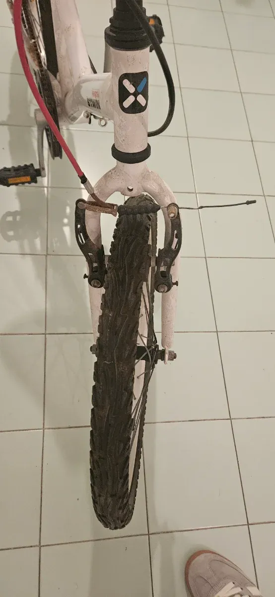 Bicicleta infantil blanca y rosa niño 6_9años