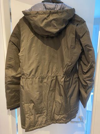 Abrigo de plumas Massimo Dutti verde oliva