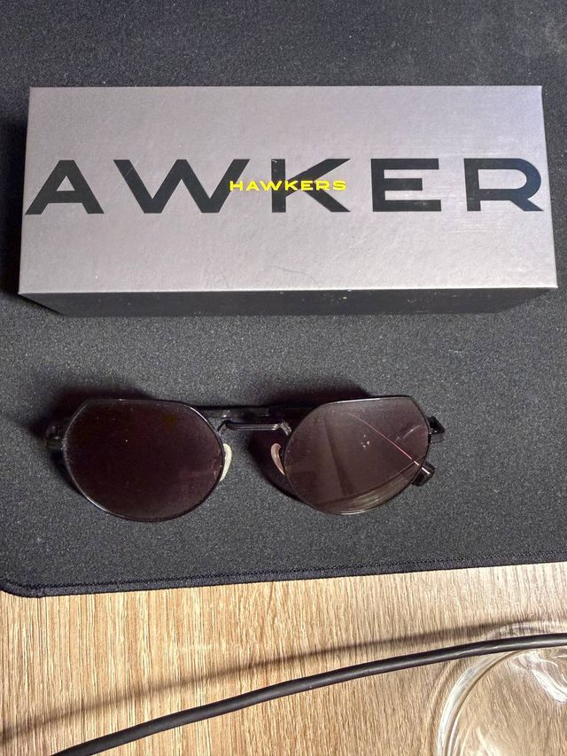 Gafas de sol Hawkers negras y marrones