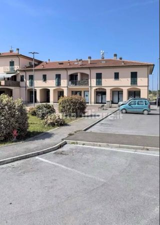 Locale commerciale in affitto, ufficio, negozio