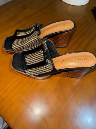 Sandalias Noa Harmon Beige y Negro NUEVAnegociable
