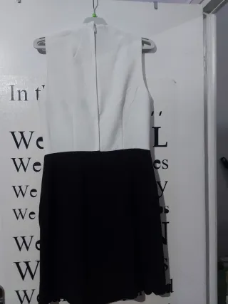 Vestido blanco y negro sin mangas