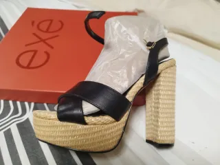 Sandalias de plataforma con tacón nuevas estrenar