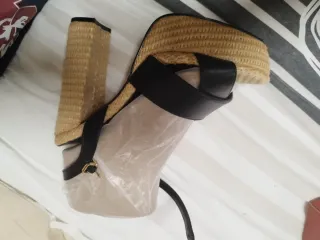 Sandalias de plataforma con tacón nuevas estrenar