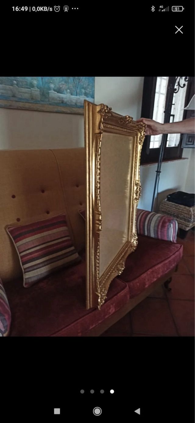 Marco dorado antiguo con filigranas