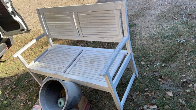 Banco de madera blanco