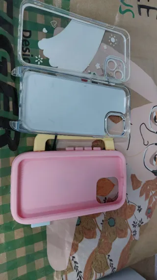 3 custodie per iPhone 14 Plus