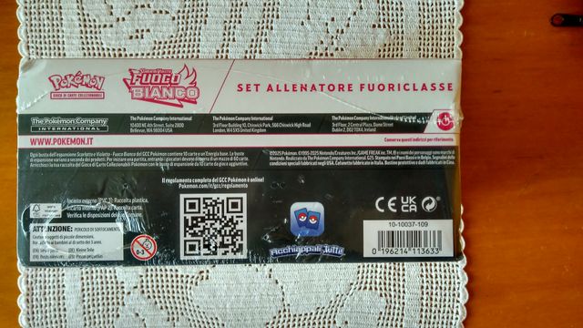 Pokémon Set Allenatore Fuoriclasse Fuoco Bianco
