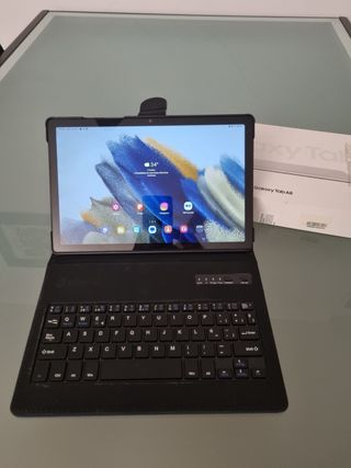 Samsung Galaxy Tab A8 con teclado