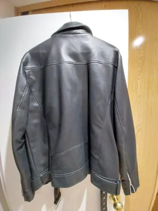 Chaqueta de cuero negra