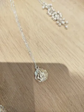 Colgante y cadena de plata