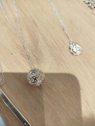 Colgante y cadena de plata