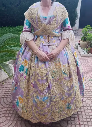 Alquilo Traje de Fallera talla 44 a 48