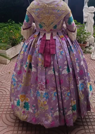 Alquilo Traje de Fallera talla 44 a 48