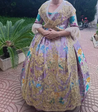 Alquilo Traje de Fallera talla 44 a 48