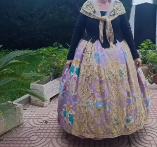 Alquilo Traje de Fallera talla 44 a 48