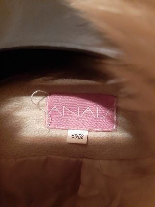 Abrigo antelina beige con cuello y puños de pelo