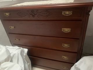 Cómoda de madera pino