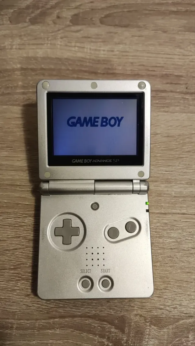 Nintendo Game Boy Advance SP Plata + Cargador