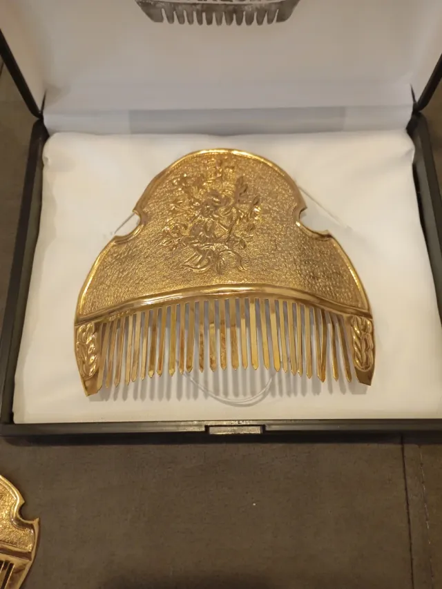 Peinetas de oro J. Arques