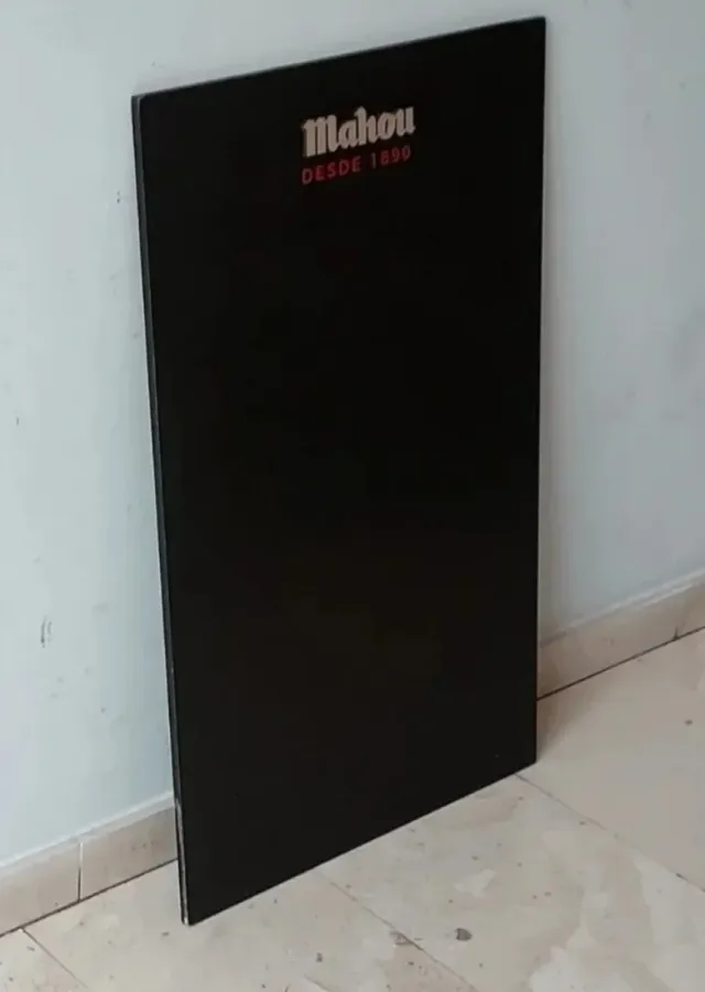 Mahou Pizarra in legno dal 1890