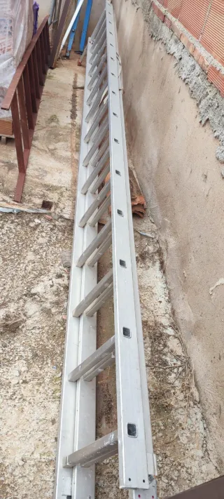 Escalera aluminio 2 tramos de 2×15 escalones