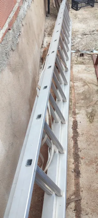 Escalera aluminio 2 tramos de 2×15 escalones