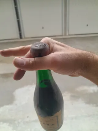 2 Bottiglie di Vino Vecchie - Barolo e Barbera