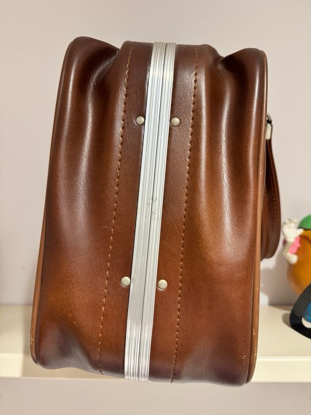 Maleta Marrón con Hebillas