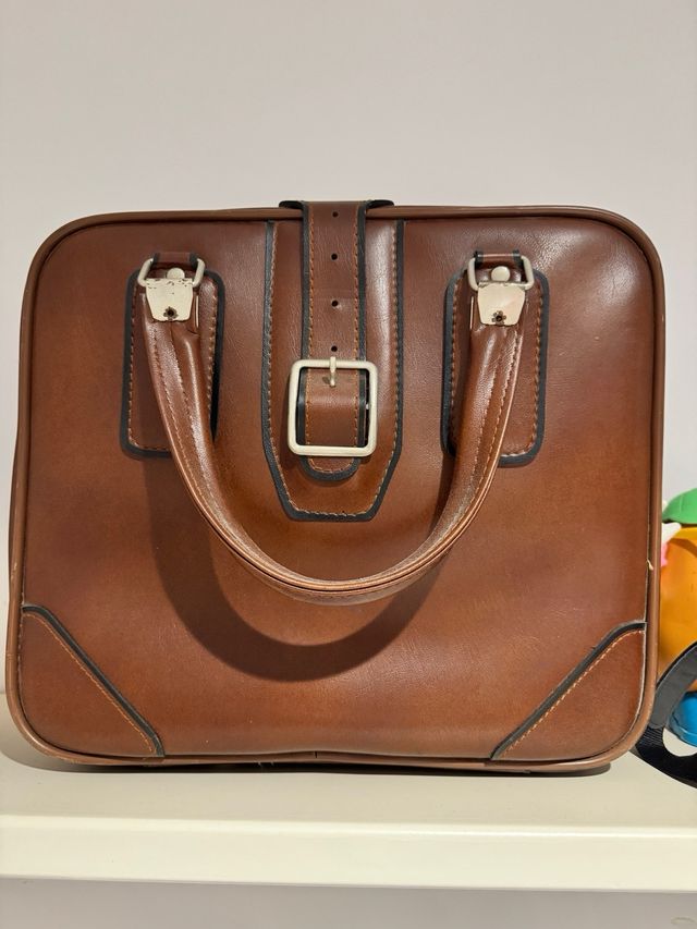 Maleta Marrón con Hebillas
