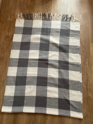 Bufanda cuadros gris y blanco