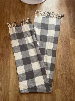 Bufanda cuadros gris y blanco