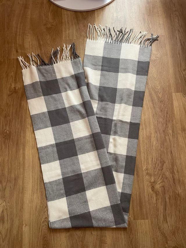 Bufanda cuadros gris y blanco