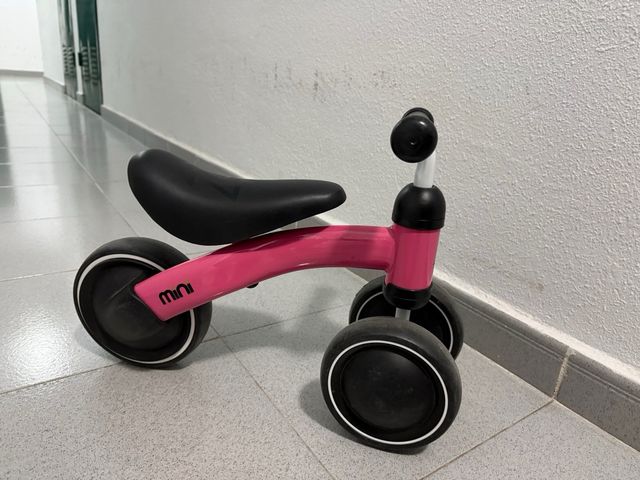 Triciclo bebé sin pedales Kazam mini