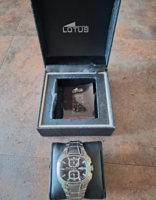 Reloj Lotus Hombre Negro y Plateado