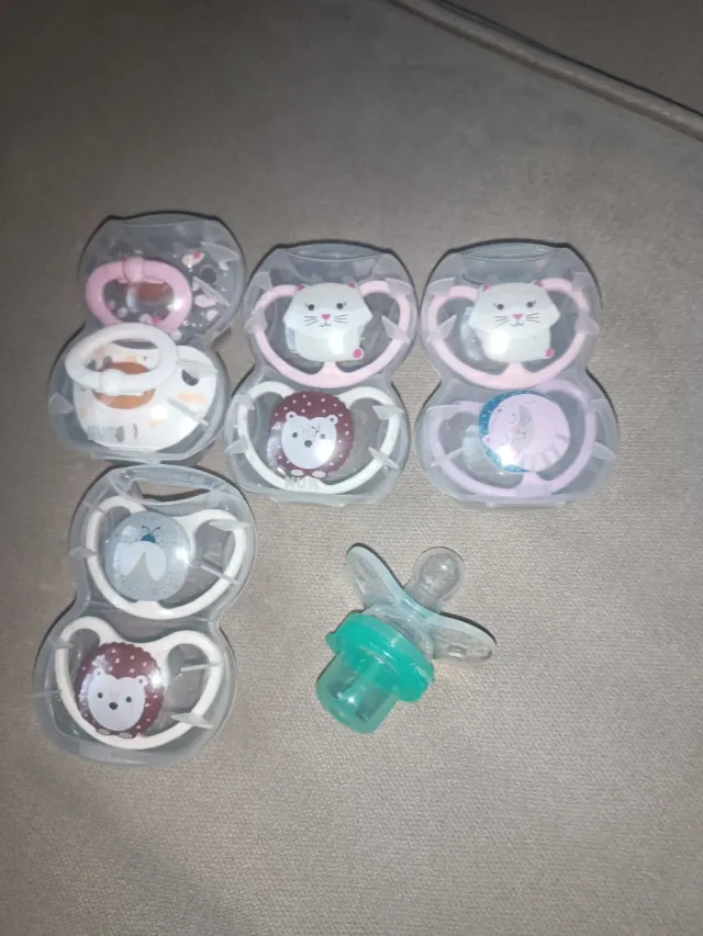 Lote 9 chupetes NUK