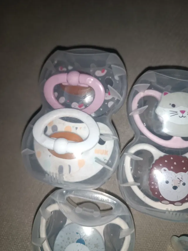 Lote 9 chupetes NUK