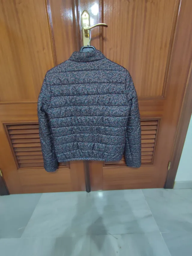 Chaqueta acolchada estampada mujer