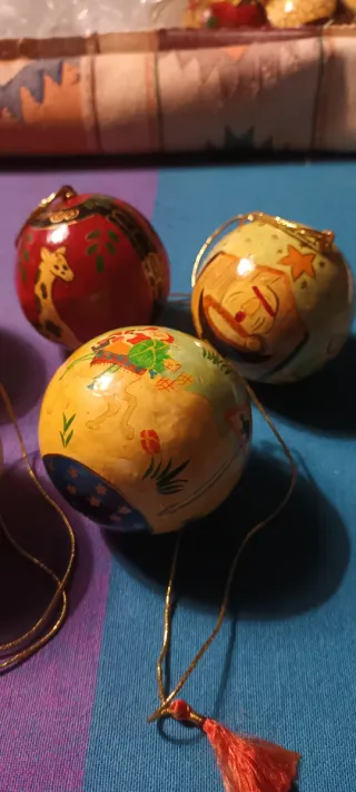 5 Bolas Decorativas Natalícias em Papel Mache