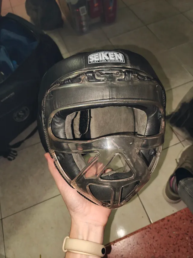 Casco de boxeo con máscara SEIKEN