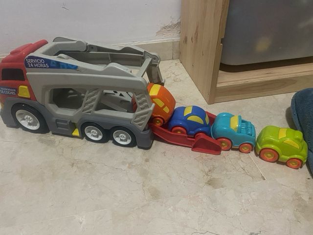 Camión porta coches para niños