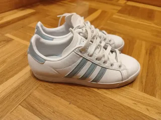 Zapatillas Adidas Blancas y Azules Nuevas
