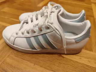 Zapatillas Adidas Blancas y Azules Nuevas