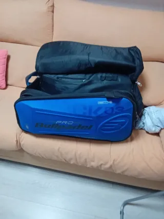 Bolsa de pádel Bullpadel PRO Negra y Azul