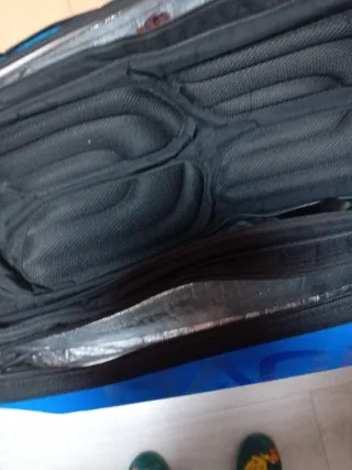 Bolsa de pádel Bullpadel PRO Negra y Azul