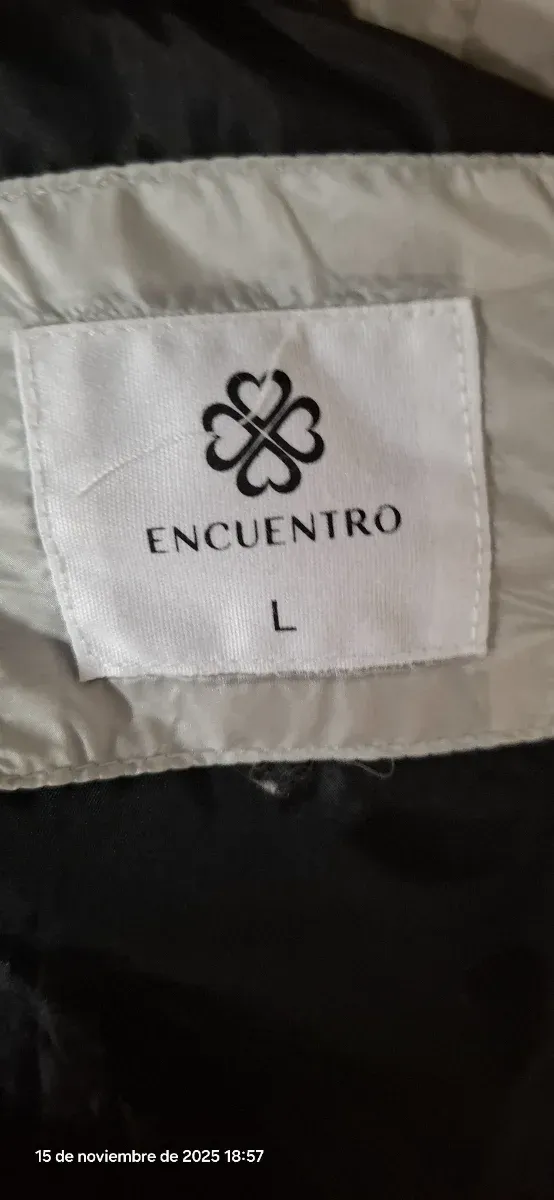 Colete acolchoado feminino com capuz