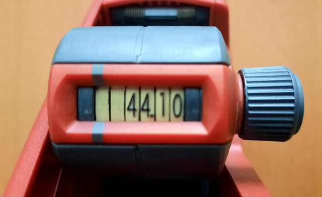 Máquina etiquetadora METO Eagle roja